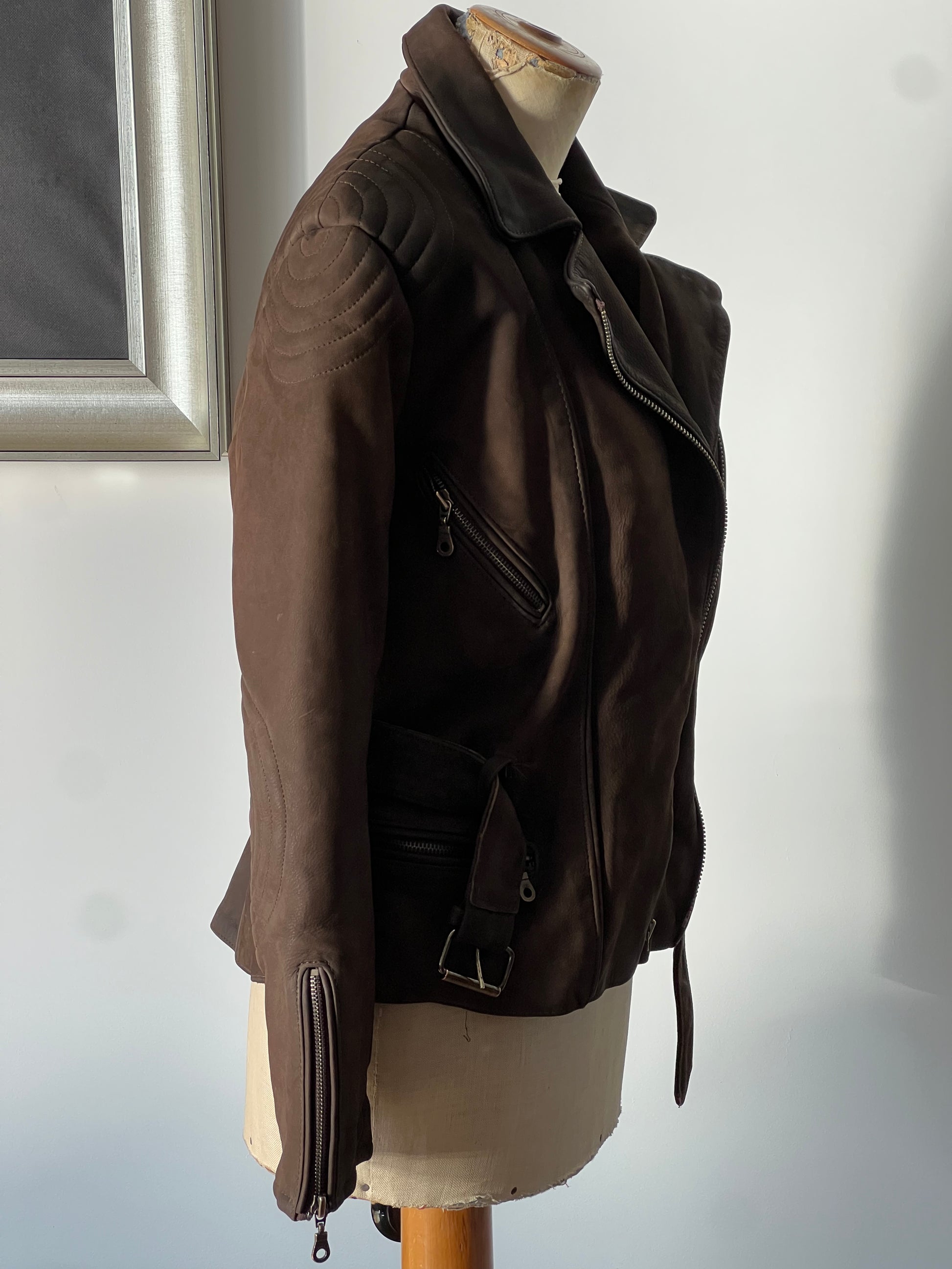 brown suede leather women’s jacket sleeve